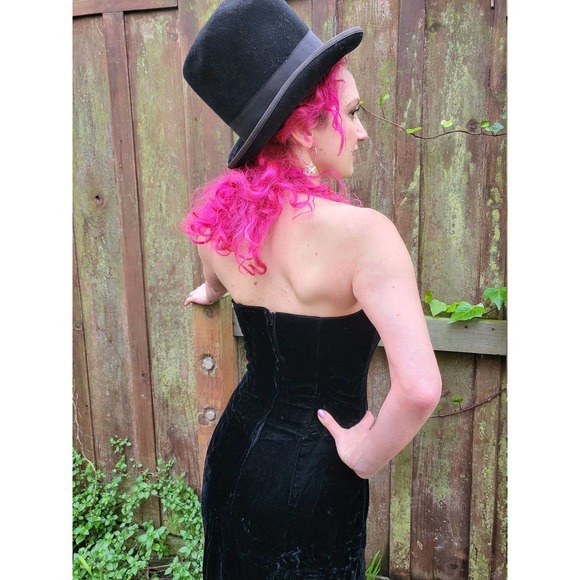 80's Vintage Scott McClintock Black Velvet midi pencil dress - Picture 5 of 7
